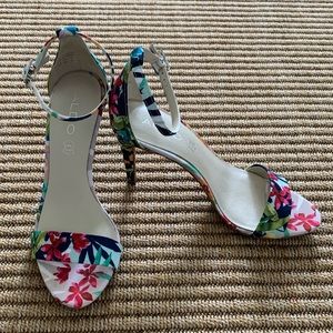 Aldo Floral Heels, size 7.5